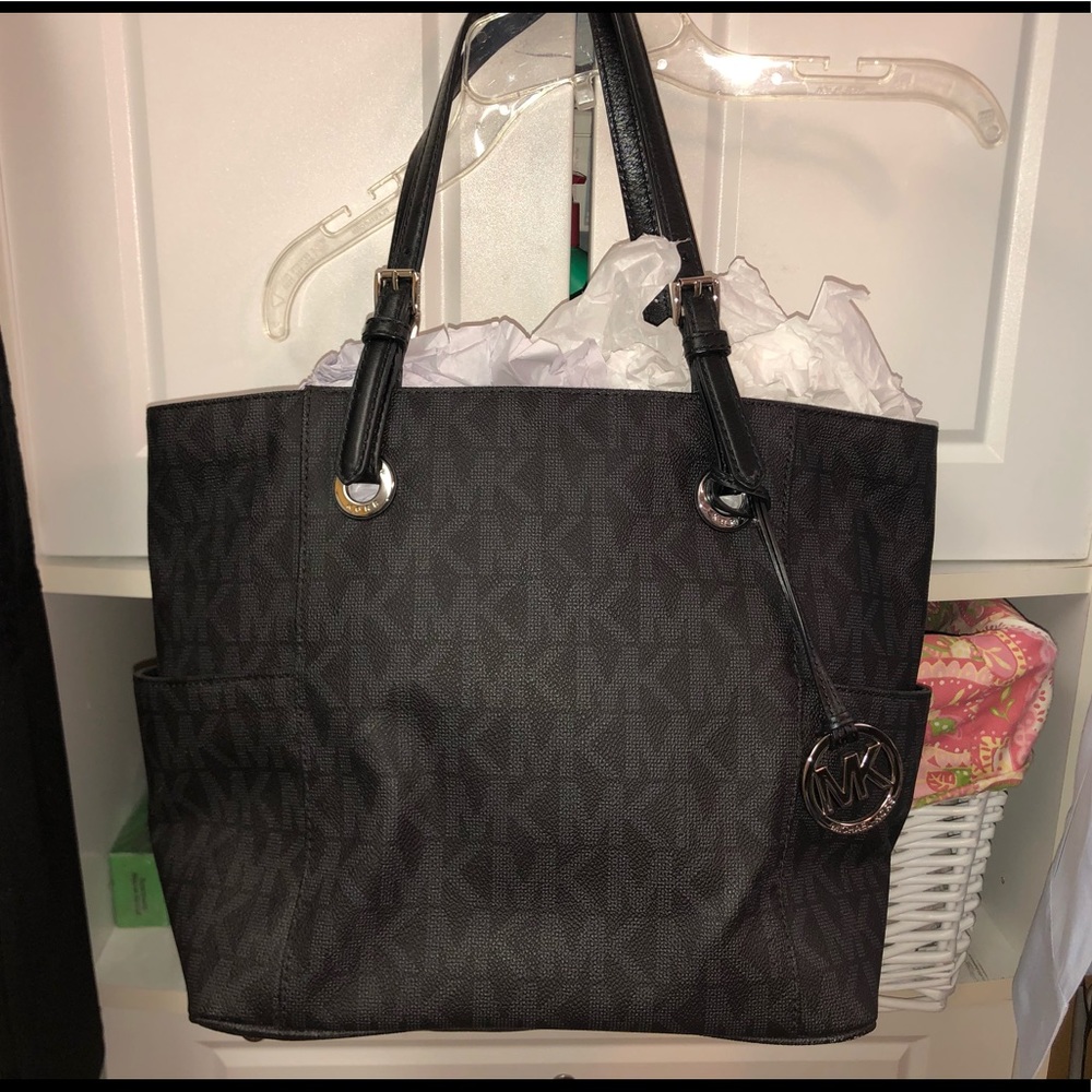 Michael Kors Jet Set Purse